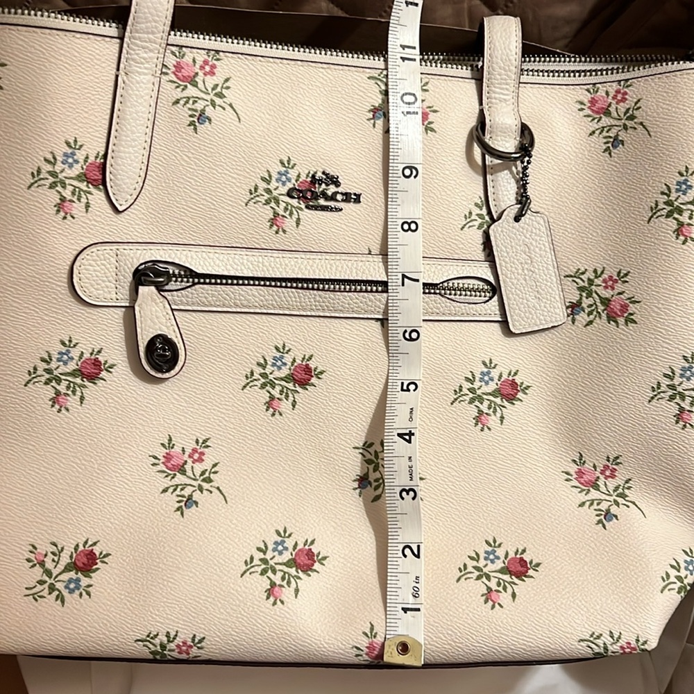 NWT Coach White Tote Bag with Floral Design - Picture 15 of 15